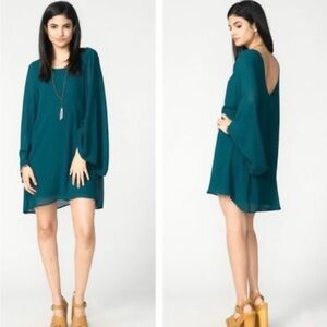Show Me Your MuMu Emerald
Bombshell Dress